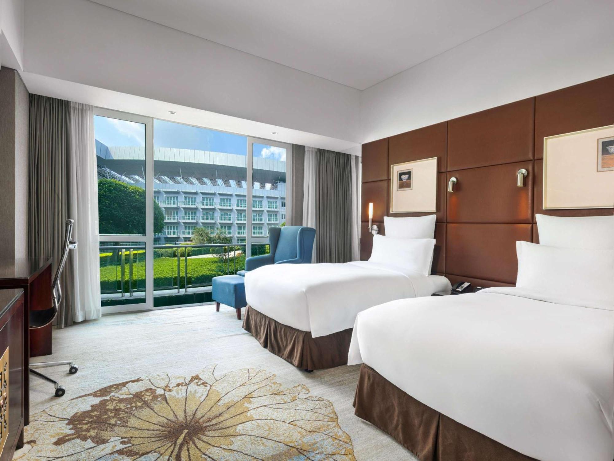Pullman Guangzhou Baiyun Airport - Free Shuttle Bus & Official Registration Agency During Canton Fair Extérieur photo